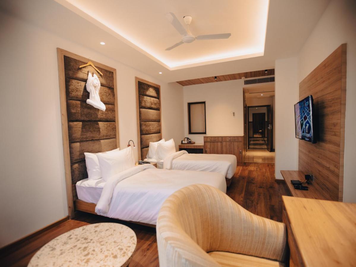 Clarks Inn Express, Dehradun Exterior photo