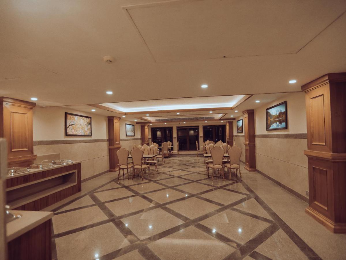 Clarks Inn Express, Dehradun Exterior photo