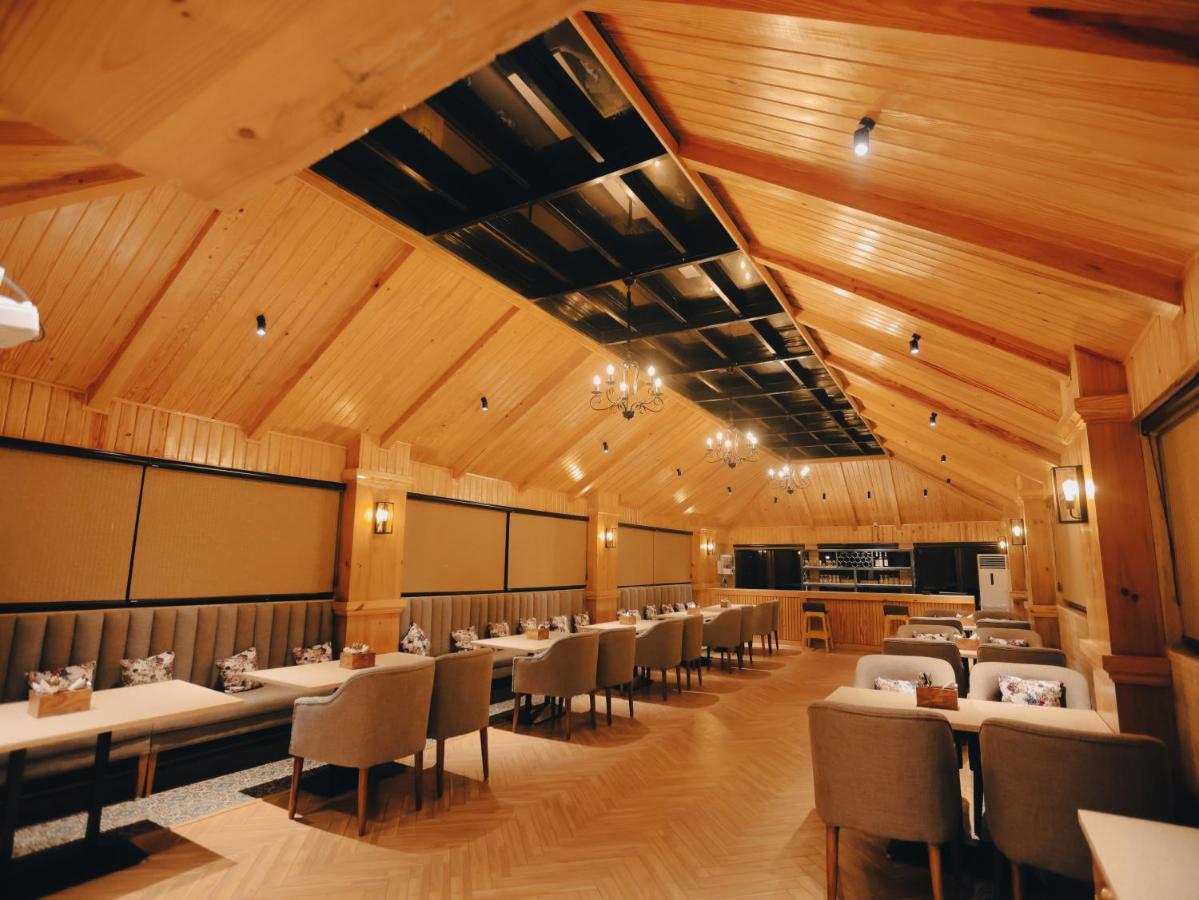 Clarks Inn Express, Dehradun Exterior photo