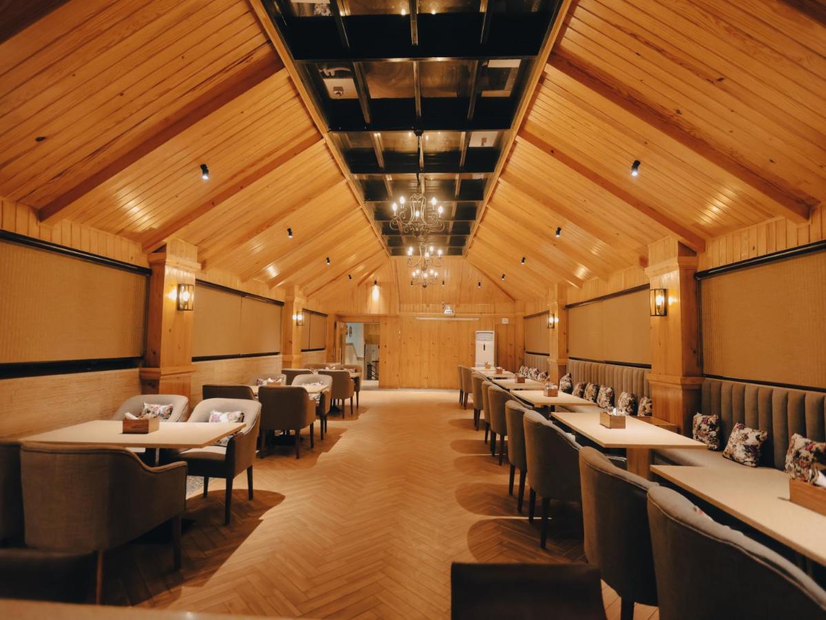 Clarks Inn Express, Dehradun Exterior photo